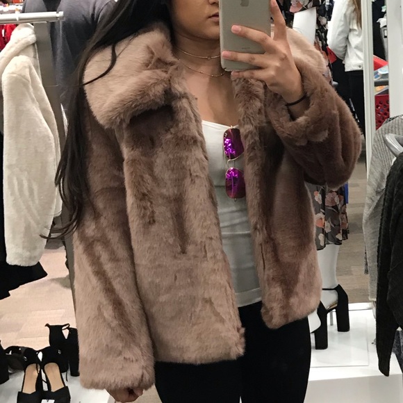 Faux fur jacket - Picture 1 of 4